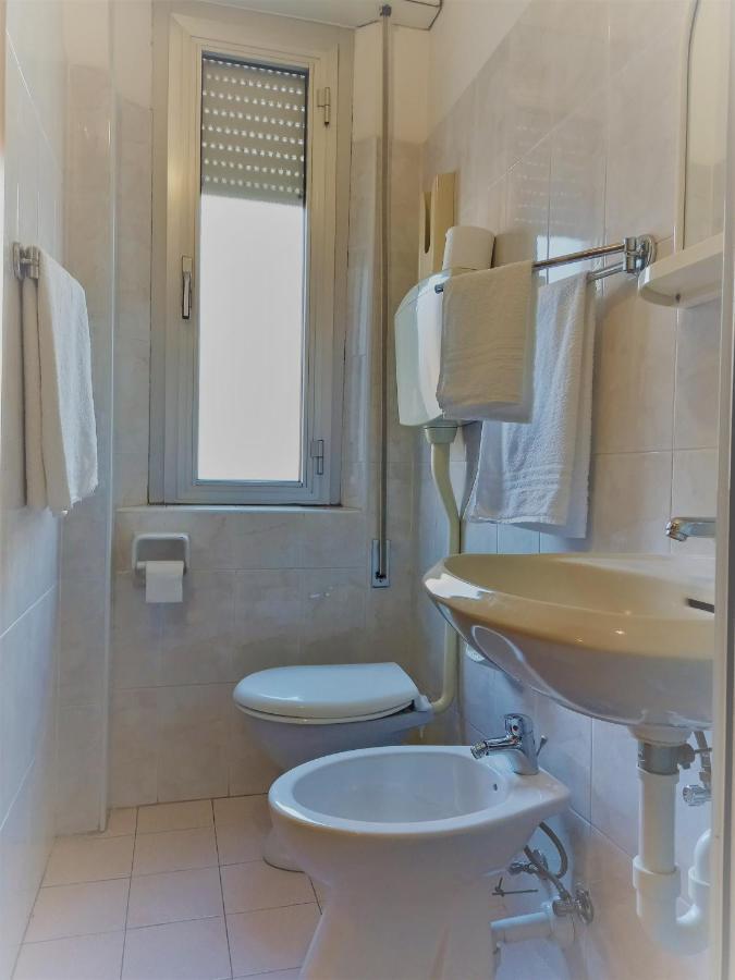 Hotel Casadei Rimini Bagian luar foto