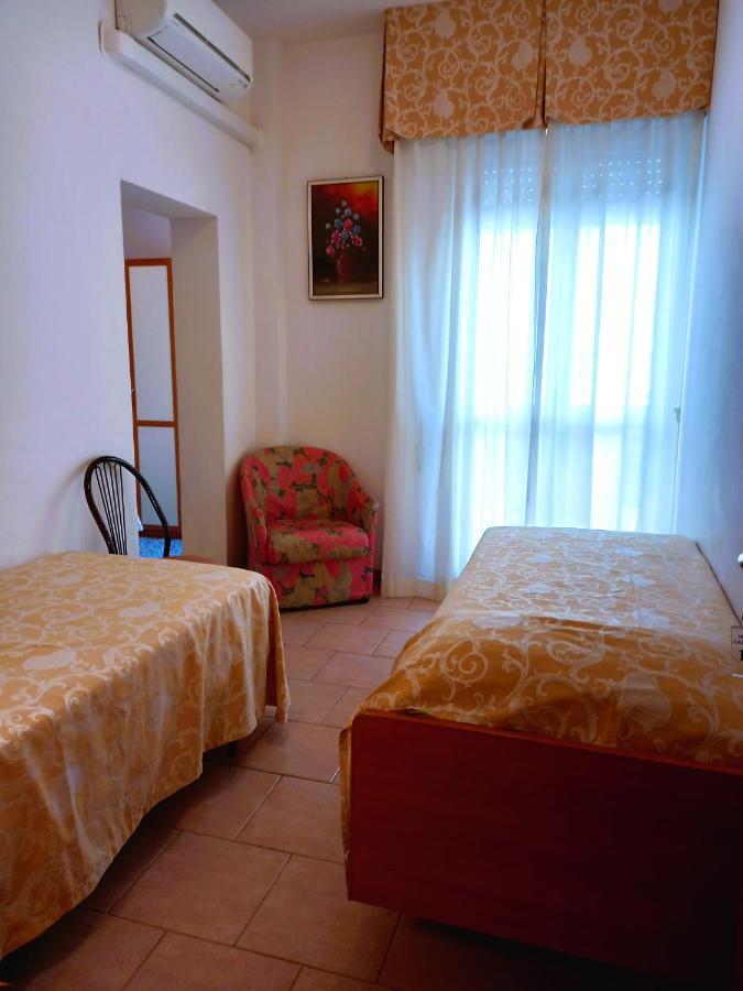 Hotel Casadei Rimini Bagian luar foto