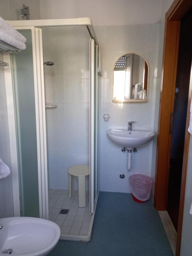 Hotel Casadei Rimini Bagian luar foto
